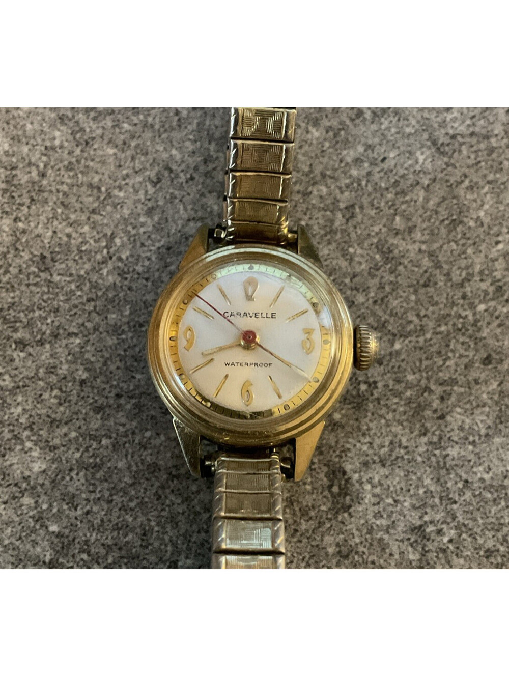 Beautiful Caravelle 17 Jewel Womens Watch Gold Tone Case and Band A2